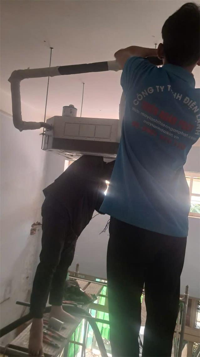 Giá bán: 10,000,000, Điện thoại: 0909333162, maylanhtnp@gmail.com